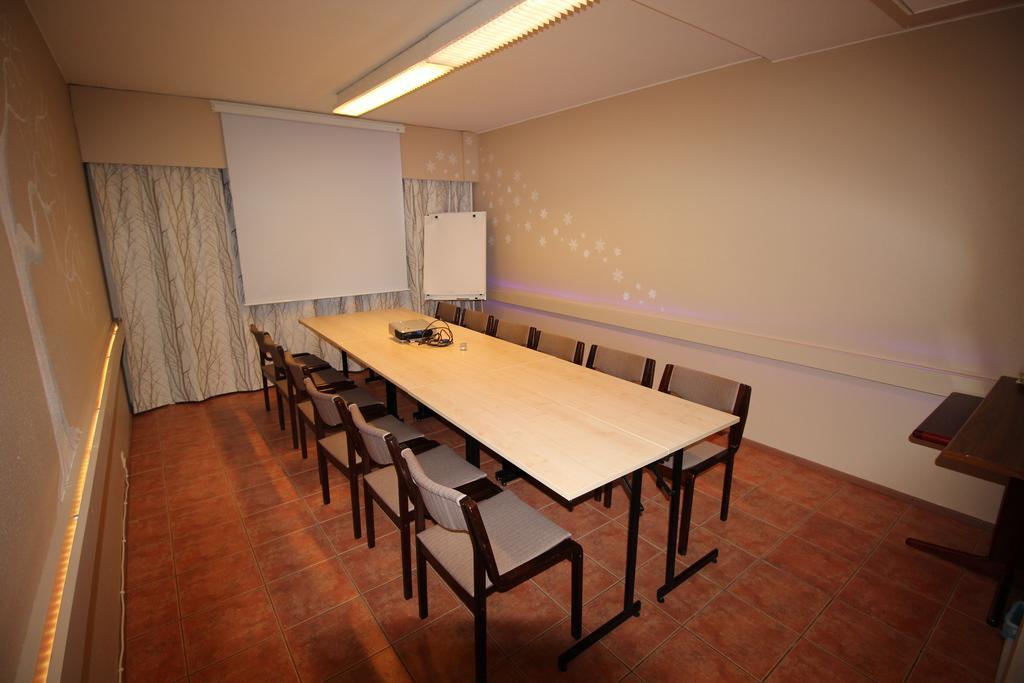 Hotel Aakenus Рованиеми Экстерьер фото