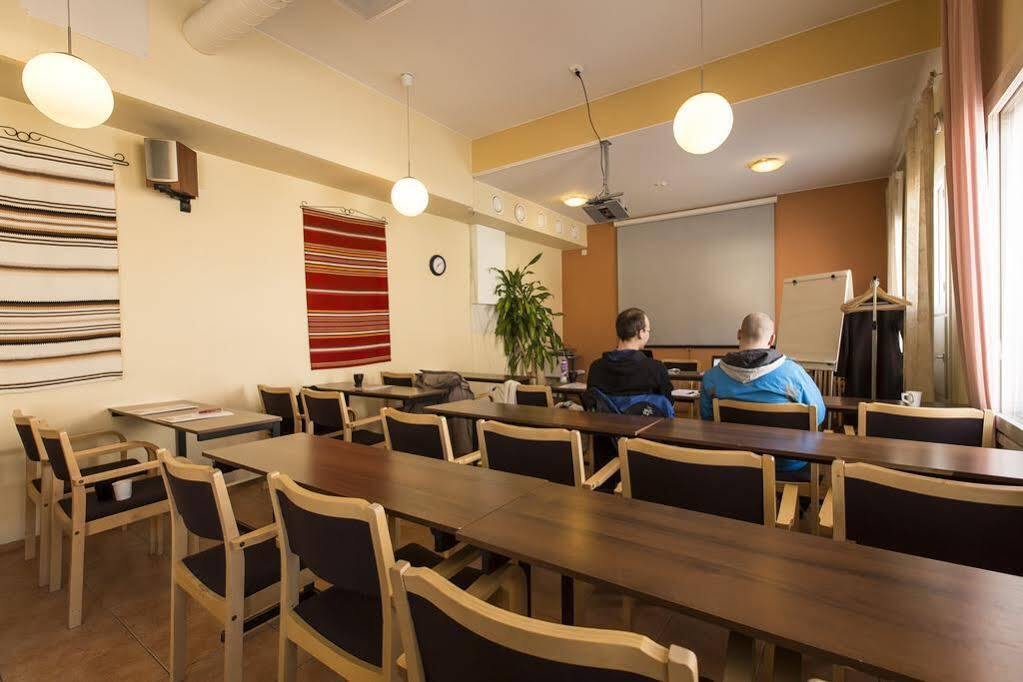 Hotel Aakenus Рованиеми Экстерьер фото